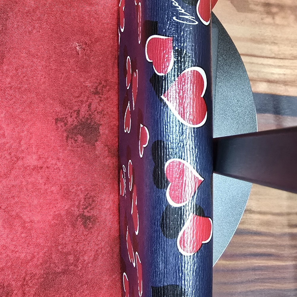 Gucci Navy Blue Wallet with Red Heart Print and Gold Logo - Picture 3 of 15